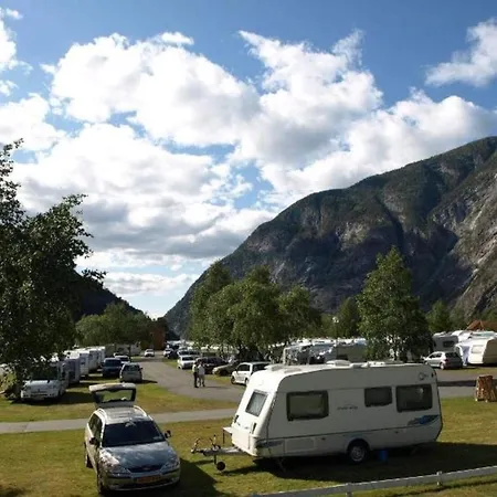3 Person Laerdal * Lærdalsøyri